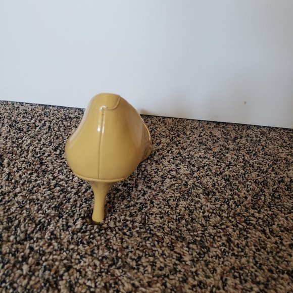 Shoes - Picture 4 of 5